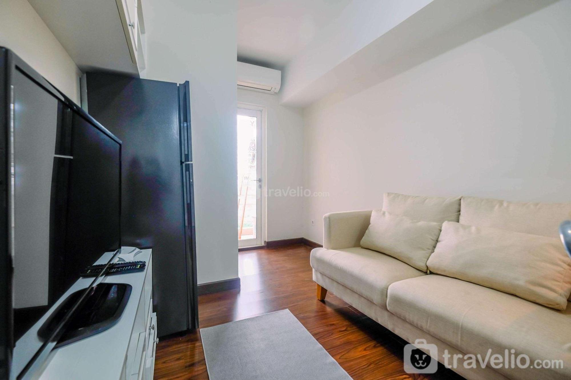 Spacious And Modern 2br Springlake Summarecon By Travelio Bekasi